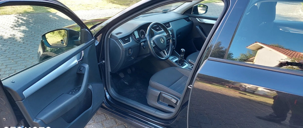 Skoda Octavia cena 44900 przebieg: 183500, rok produkcji 2018 z Sierpc małe 562